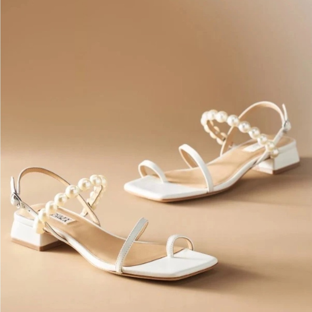 Badgley Mischka Joelle Pearly Toe-Ring Block-Heel Sandals White 8 Wedding Shoes